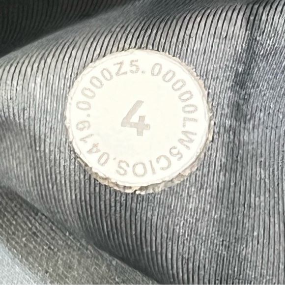 Lululemon In Movement Tight 25" *Everlux
Linear Spray Dye White Deep Ocean 4 - Picture 14 of 15